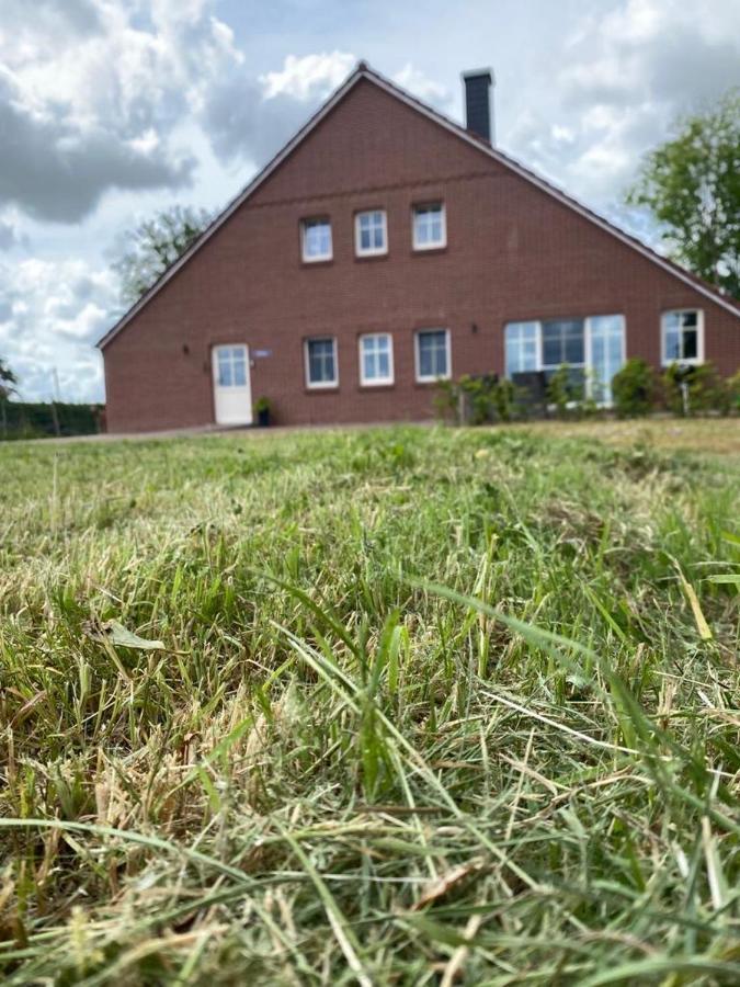 Landhaus "Alte Welt" Nordseekueste Osteel Exterior photo